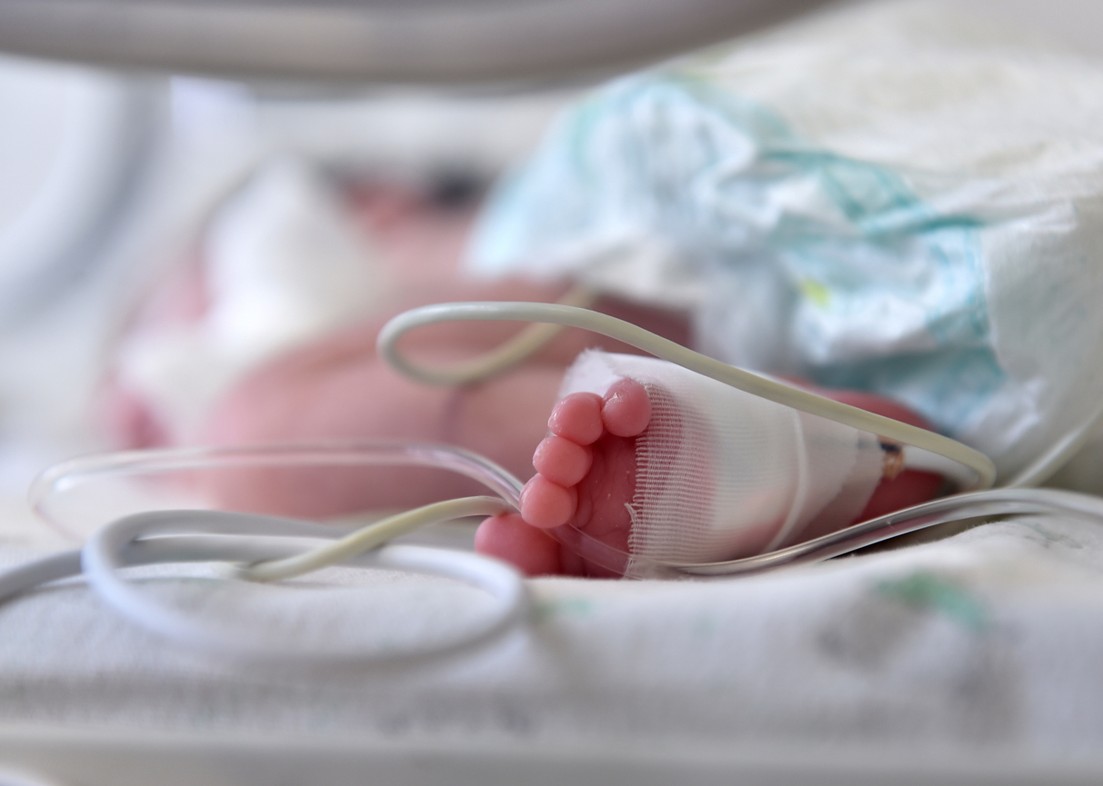 neonatal article photo of baby foot